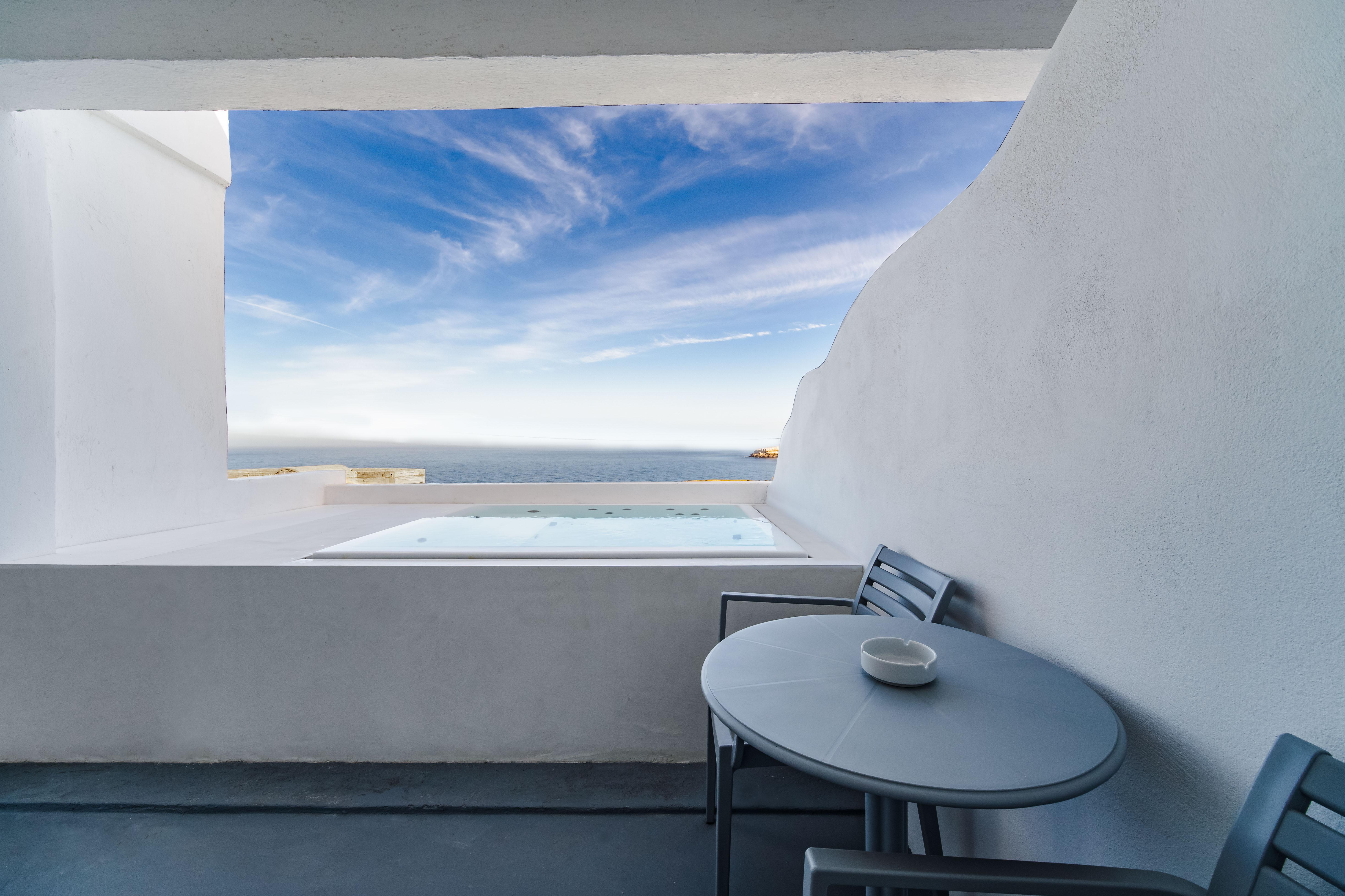 Serenita Luxury Suites Akrotírion Exterior foto