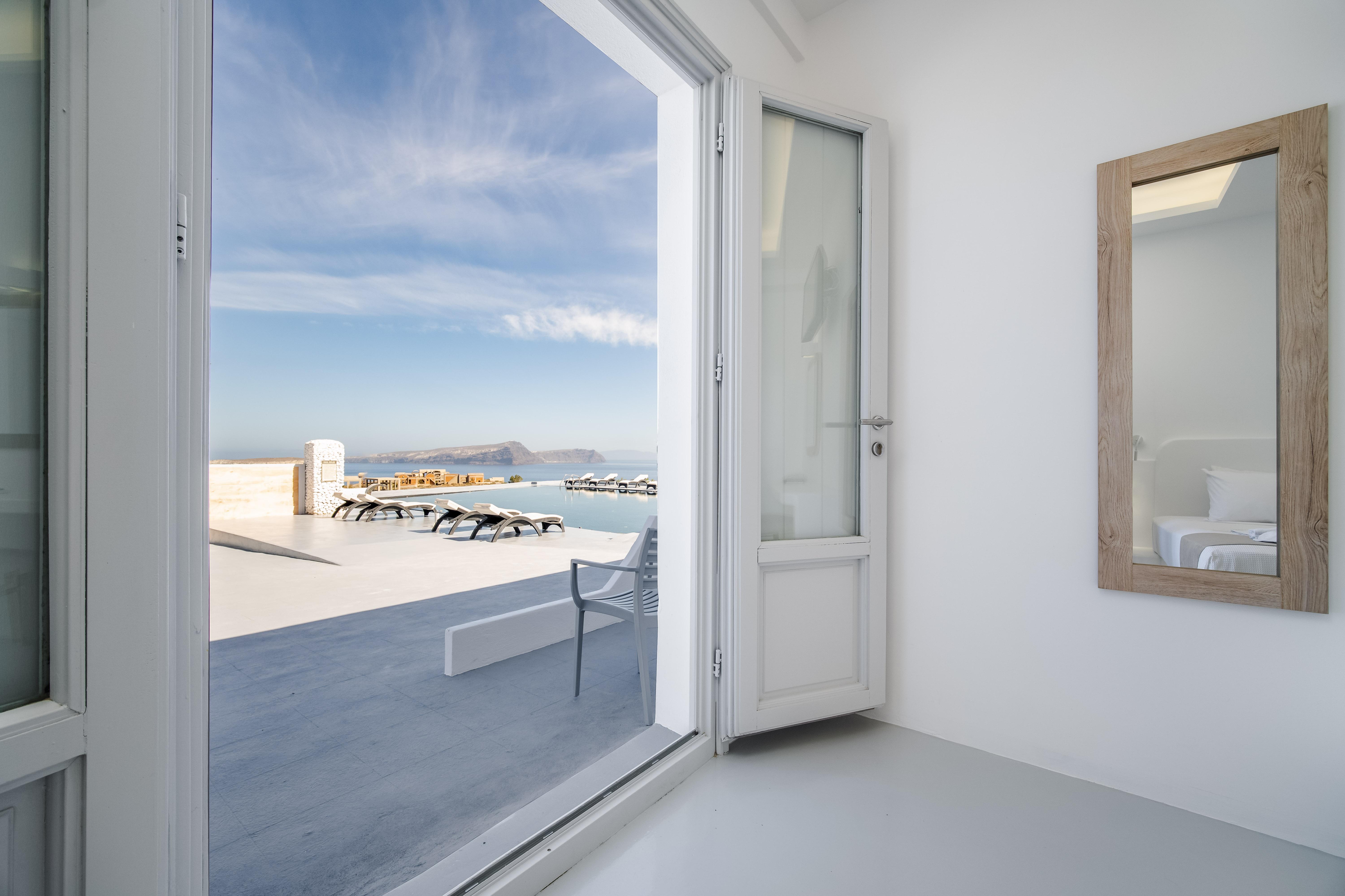 Serenita Luxury Suites Akrotírion Exterior foto