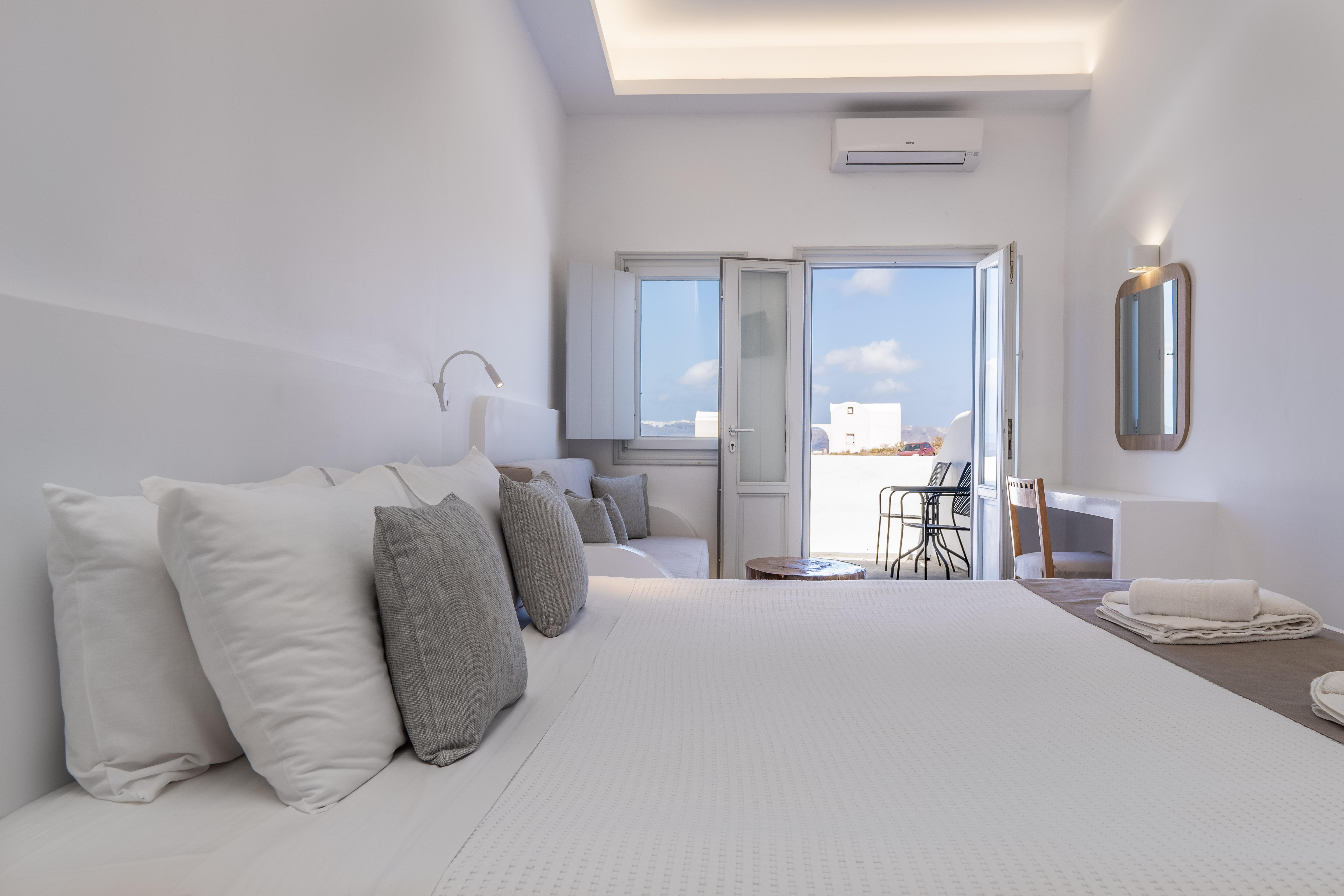 Serenita Luxury Suites Akrotírion Exterior foto