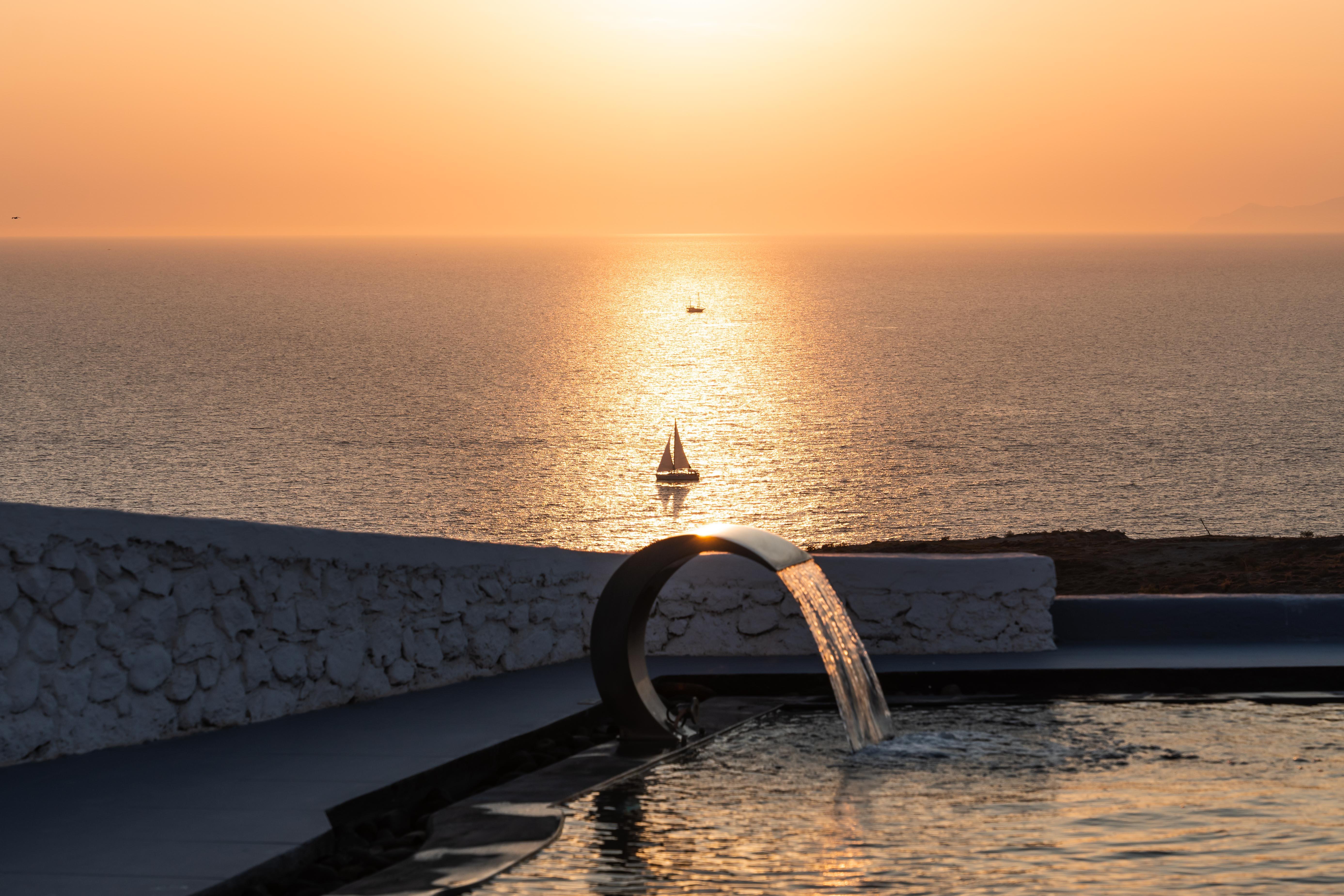 Serenita Luxury Suites Akrotírion Exterior foto