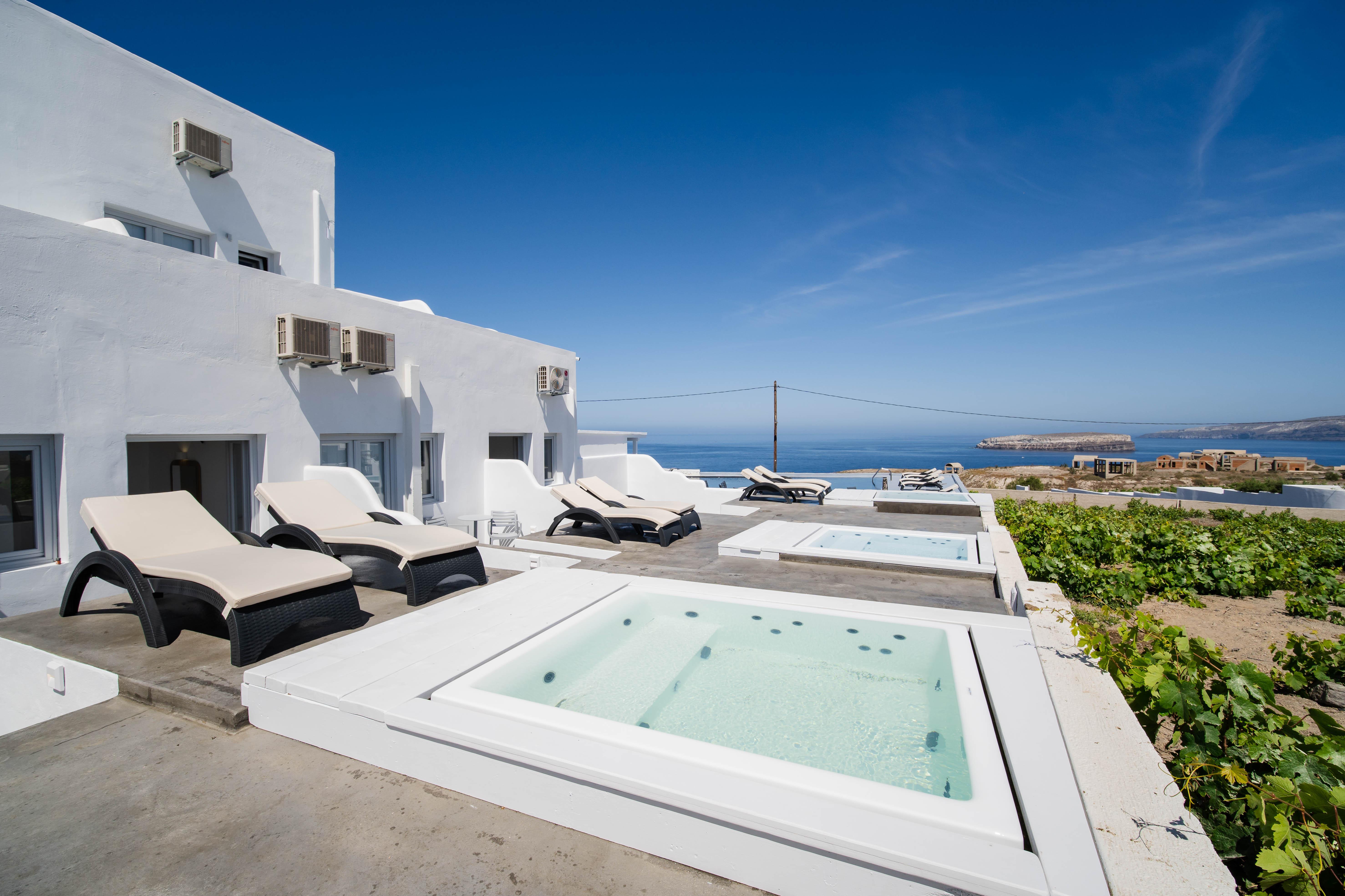 Serenita Luxury Suites Akrotírion Exterior foto