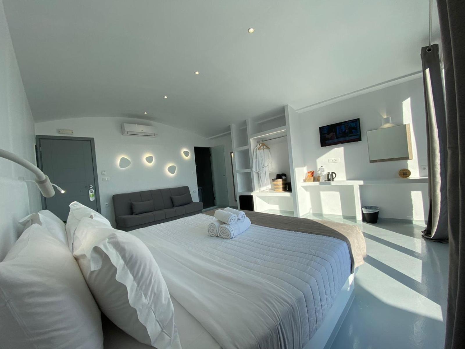 Serenita Luxury Suites Akrotírion Exterior foto
